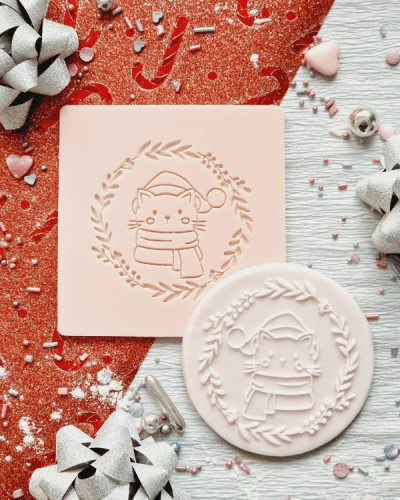 Świąteczny stempel dekoracyjny do masy cukrowej - Kotek w świątecznym wianku