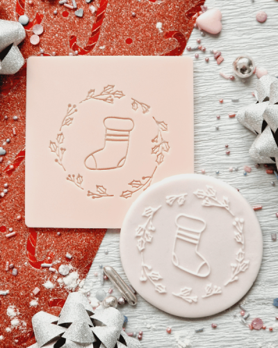 Świąteczny stempel dekoracyjny do masy cukrowej - Skarpeta w świątecznym wianku