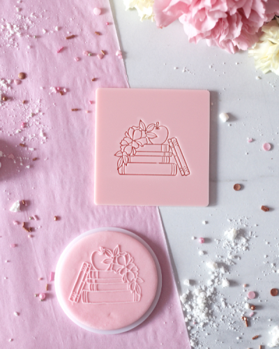 Stempel dekoracyjny na dzień nauczyciela - książki z kwiatami