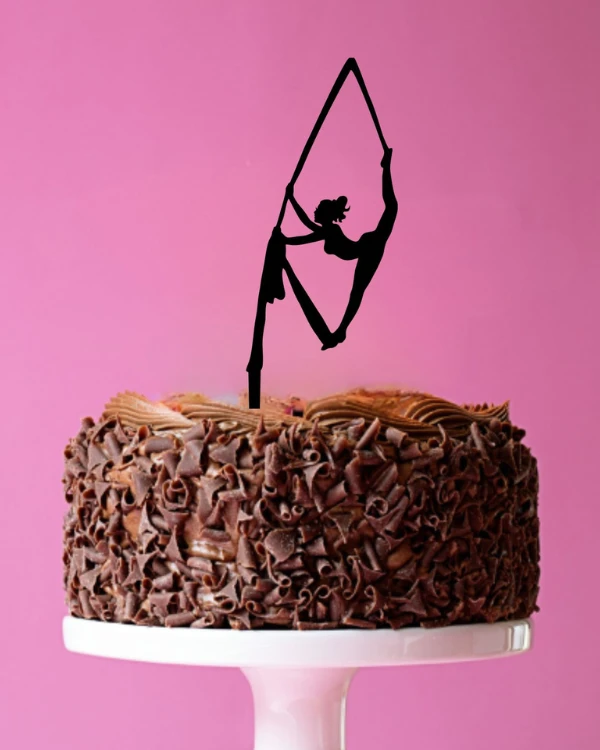 Topper na tort dla gimnastyczki - Gimnastyczka z szarfą .png