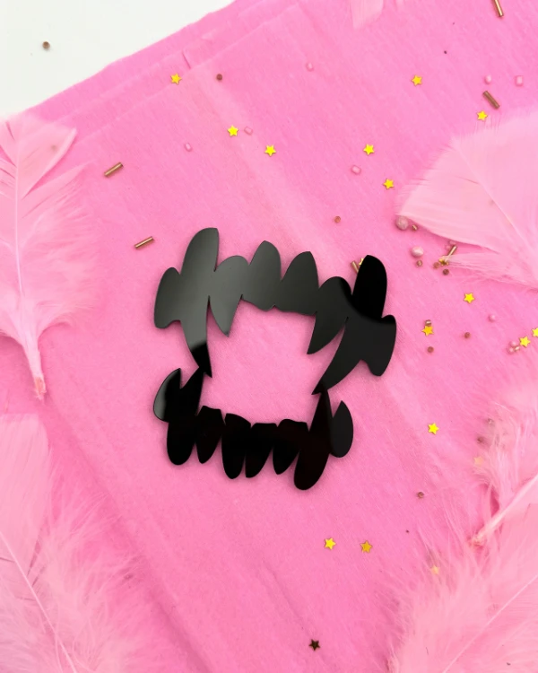 Topper dekor na tort na Halloween - Rączka Thing (5).png