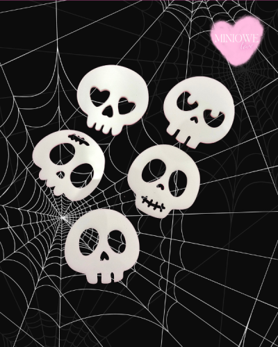 Zestaw straszliwych dekorów na Halloween - Mroczne czaszki  szkielet.png