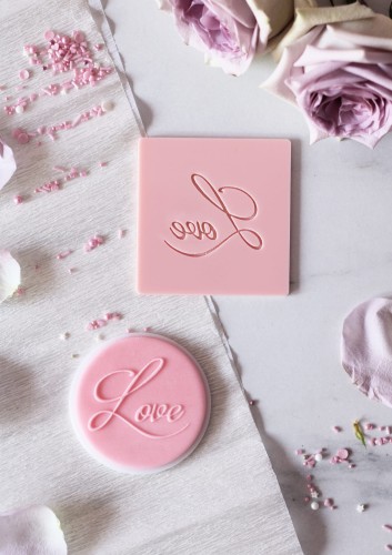 Dekoracyjny stempel na ciasta / babeczki - Ślubny napis Love