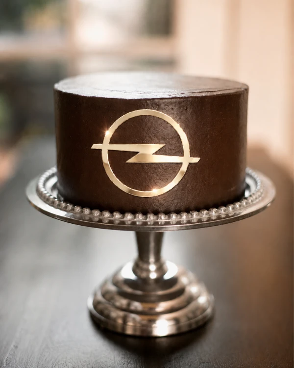 Topper na tort "Samochód znaczek 4" AUTOLOGO